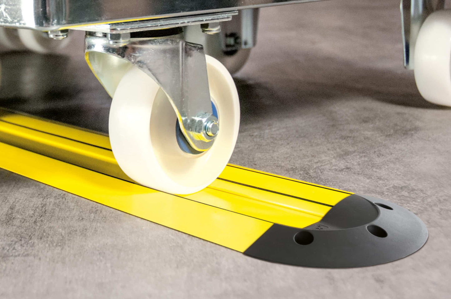 FIFO Plastic parking slot rail